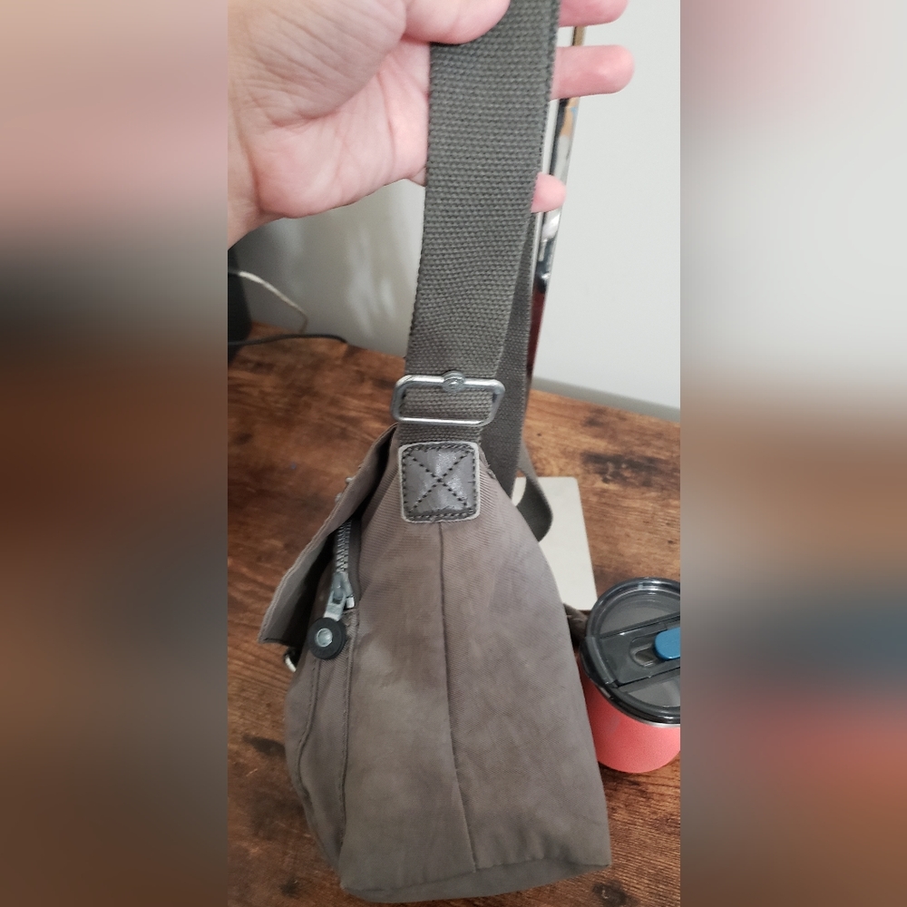 Kipling Sling Bag - Picture 4 of 9